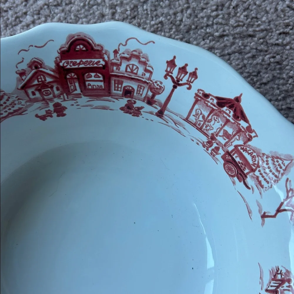 NWT. Sur La Table Italian Red and White Christmas Themed Large Serving Bowl.